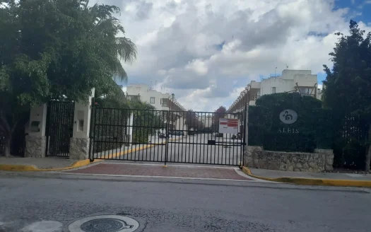 Departamento en Venta 2 habitaciones en fraccionamiento con amenidades. Playa del Carmen